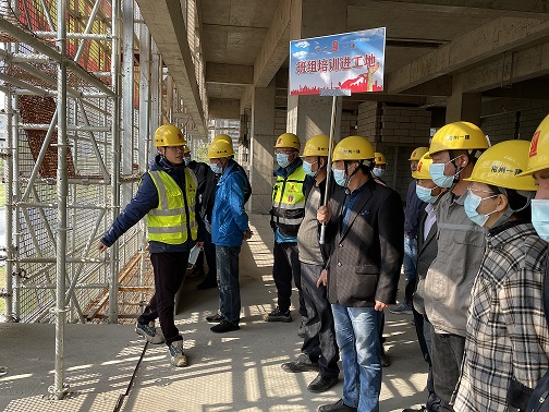 图三: 王青现场培训照_20230710110622.jpg